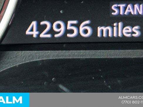 Used 2025 Nissan Rogue SV FWD image 47