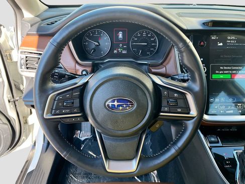 Used 2025 Subaru Outback Touring XT AWD/4WD image 11