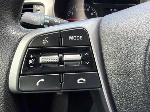 Used 2020 Kia Sorento LX FWD image 25