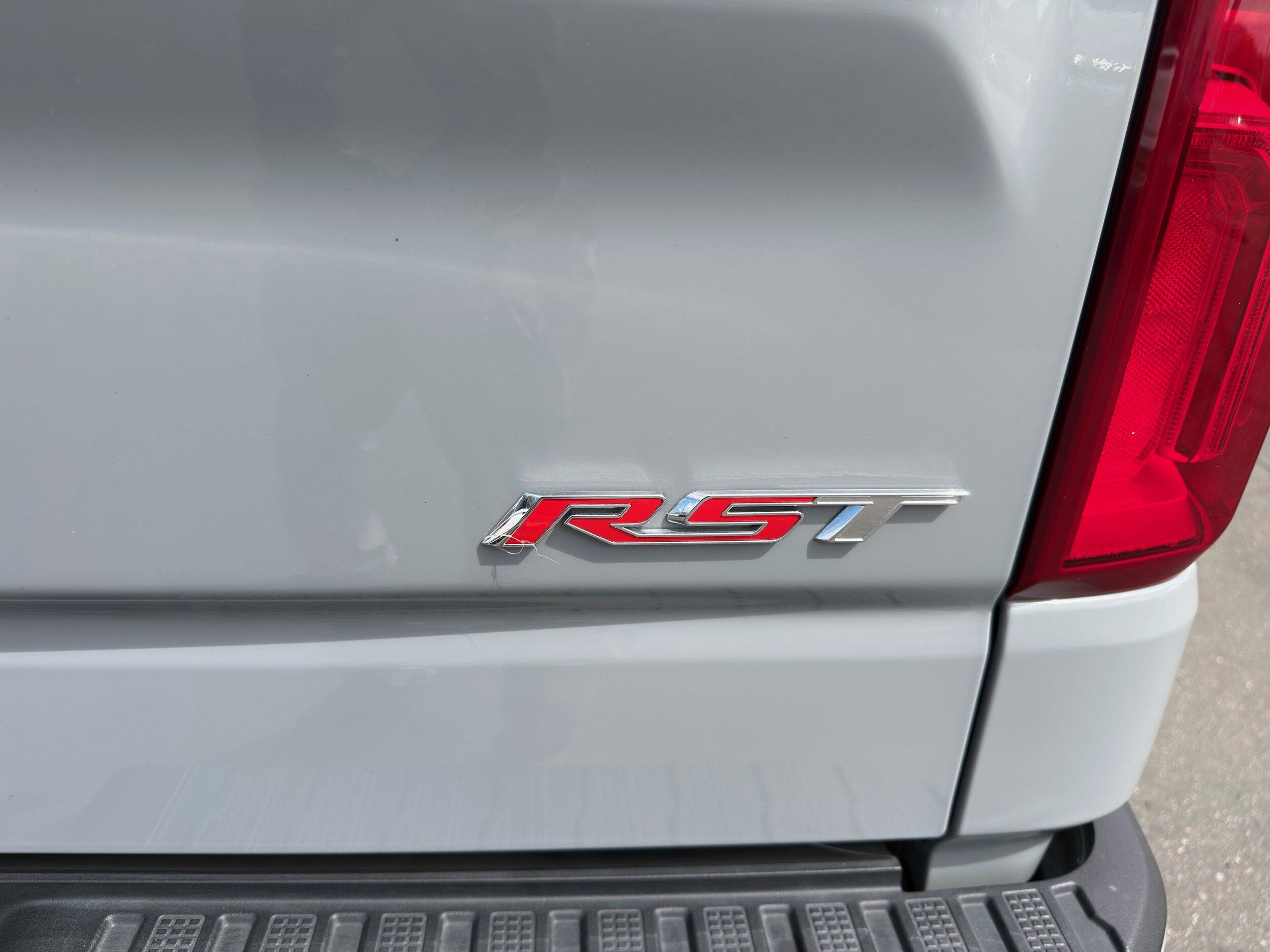 Used 2025 Chevrolet Silverado 1500 RST w/ Convenience Package II RWD image 50