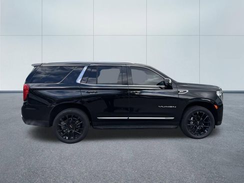 Used 2022 GMC Yukon SLT w/ SLT Luxury Package AWD/4WD image 9