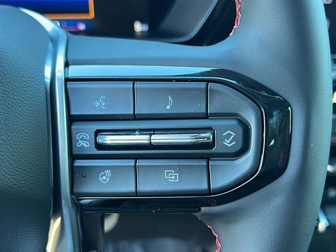 New 2026 Chevrolet Colorado Z71 w/ Technology Package AWD/4WD image 29