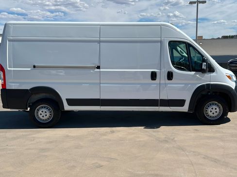 Used 2024 RAM ProMaster 2500 w/ Convenience Group FWD image 6