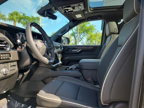 Used 2026 GMC Yukon XL Elevation w/ Elevation Premium Package RWD image 13