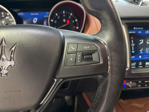 Used 2018 Maserati Levante GranLusso AWD/4WD image 10