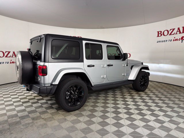Used 2023 Jeep Wrangler Unlimited Sahara w/ Cold Weather Group AWD/4WD image 13