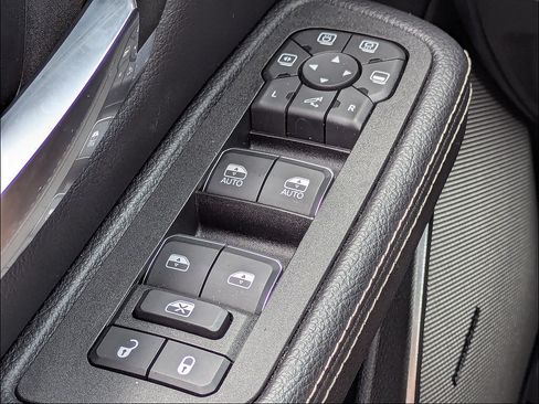 Used 2025 RAM 1500 Laramie w/ Advanced Safety Group II AWD/4WD image 31