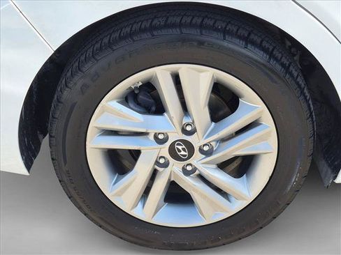 Used 2020 Hyundai Elantra SEL w/ Cargo Package (C1) FWD image 22