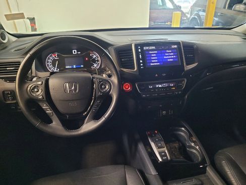 Used 2017 Honda Pilot Touring image 22