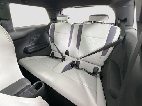 New 2026 MINI Cooper 2-Door Hardtop FWD image 23