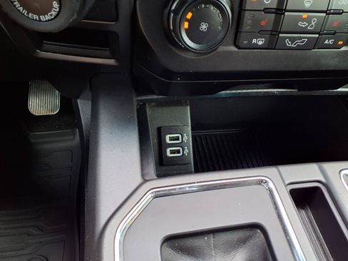 Used 2018 Ford F150 XLT w/ Equipment Group 302A Luxury RWD image 7