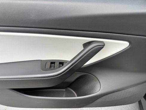 Used 2020 Tesla Model 3 Standard Range Plus image 18