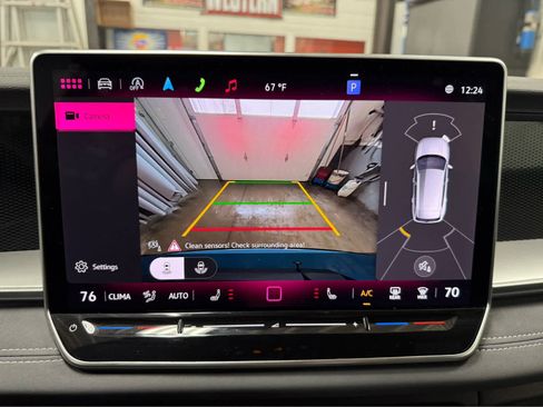 Used 2025 Volkswagen Tiguan SE R-Line image 14