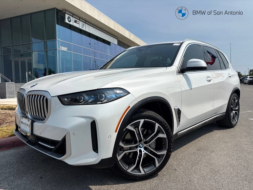 Certified 2025 BMW X5 xDrive40i AWD/4WD image 1