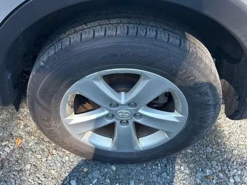 Used 2013 Toyota RAV4 XLE AWD/4WD image 18