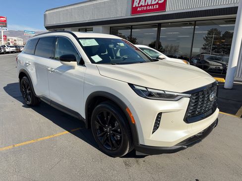 Used 2025 INFINITI QX60 Luxe w/ Black Edition image 2