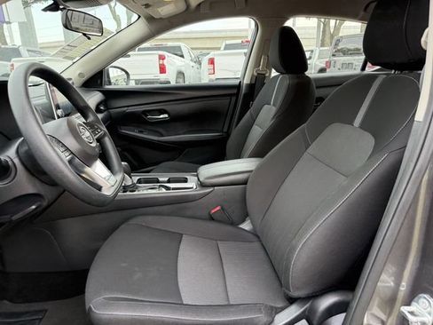 Used 2025 Nissan Sentra SV FWD image 21