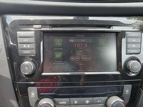Used 2018 Nissan Rogue SL FWD image 7