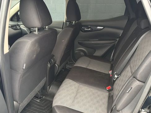 Used 2022 Nissan Rogue Sport SV image 15