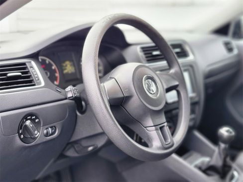 Used 2012 Volkswagen Jetta 2.0L Base image 17