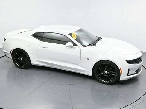 Used 2020 Chevrolet Camaro LT w/ RS Package image 29
