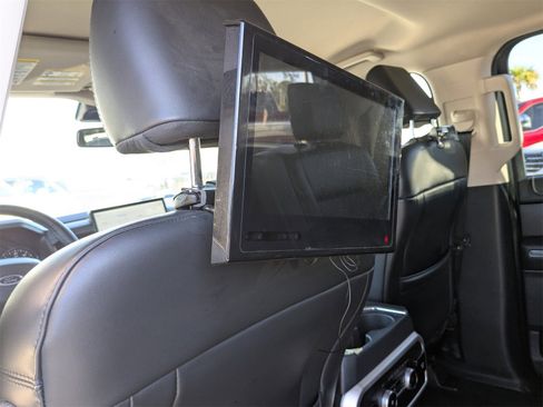 Used 2022 Ford Expedition Max XLT image 16