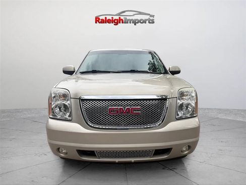 Used 2013 GMC Yukon Denali RWD image 8