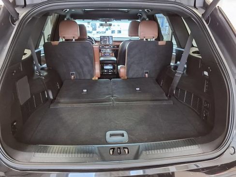 Used 2022 Lincoln Aviator Reserve w/ Elements Package Plus AWD/4WD image 22