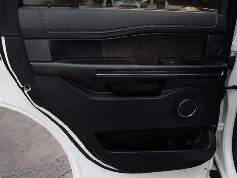 Used 2021 Ford Expedition Limited image 28