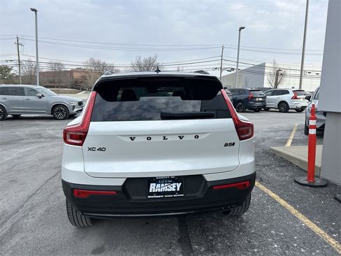 New 2026 Volvo XC40 B5 Ultra w/ Climate Package image 7
