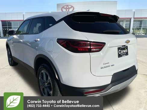 Used 2023 Chevrolet Blazer LT AWD/4WD image 3