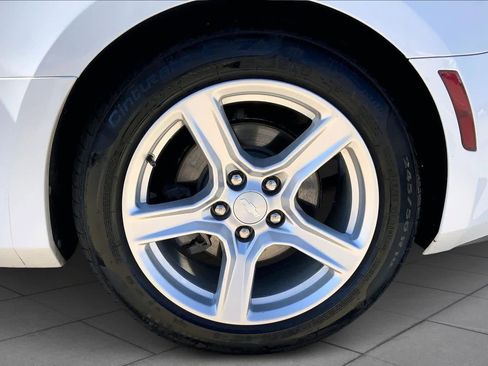 Used 2019 Chevrolet Camaro LT image 8