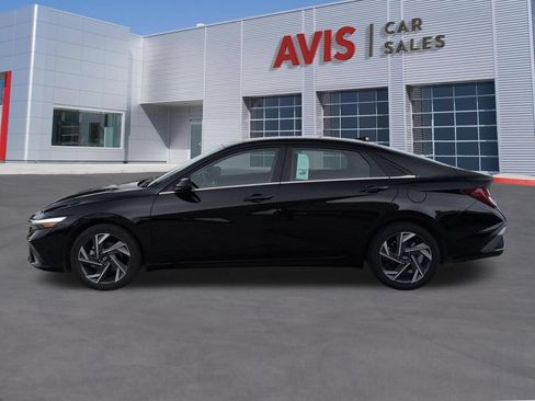 Used 2025 Hyundai Elantra SEL FWD image 10