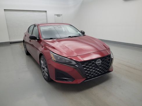 Used 2023 Nissan Altima 2.0 SR FWD image 13