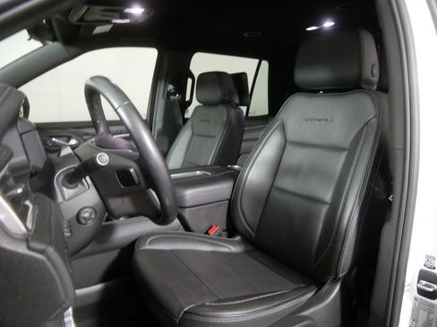 Used 2024 GMC Yukon Denali w/ Advanced Technology Package AWD/4WD image 11