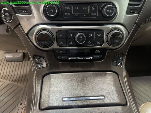 Used 2018 Chevrolet Suburban Premier AWD/4WD image 30