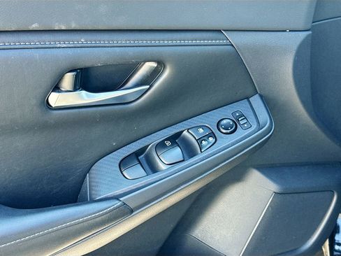 Used 2022 Nissan Sentra SV w/ Trunk Package image 14