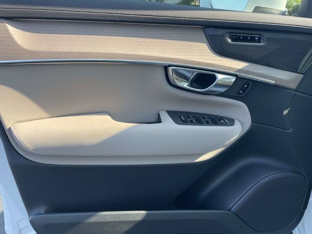 Certified 2026 Volvo XC90 B6 Ultra w/ Protection Package Premier AWD/4WD image 16
