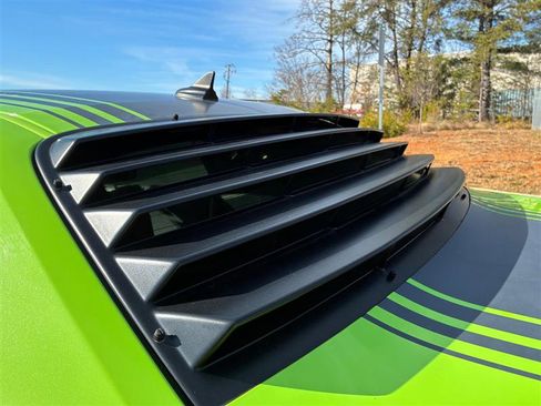 Used 2015 Dodge Challenger R/T image 21