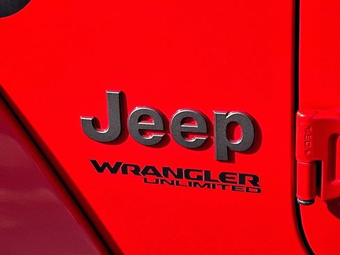 Used 2019 Jeep Wrangler Unlimited Rubicon w/ Dual Top Group image 17