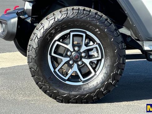 Used 2025 Jeep Wrangler Rubicon image 32