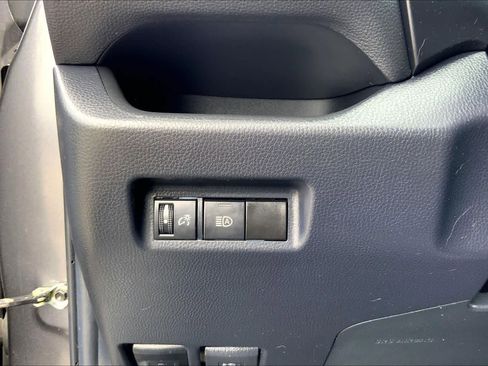 Used 2023 Toyota RAV4 LE FWD image 33