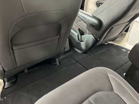 Used 2023 Chrysler Voyager LX FWD image 37