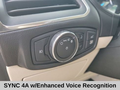 Used 2022 Ford Edge Titanium image 6