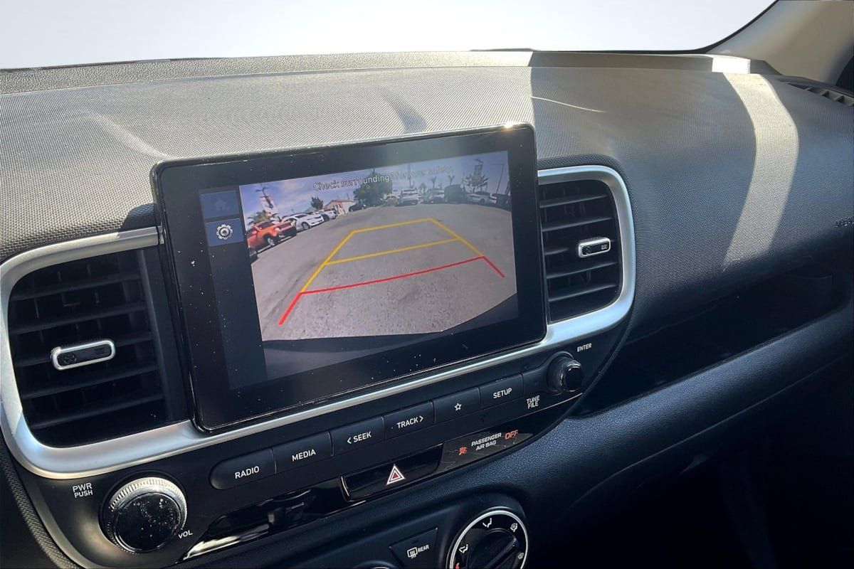 Used 2024 Hyundai Venue SE FWD image 21