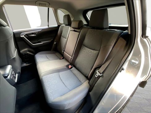 Used 2025 Toyota RAV4 XLE AWD/4WD image 22