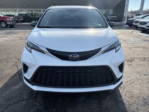Used 2021 Toyota Sienna XSE image 11