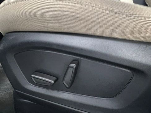 Used 2024 Ford Explorer 2WD image 22