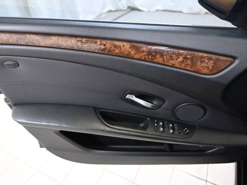 Used 2009 BMW 528i xDrive Sedan AWD/4WD image 18