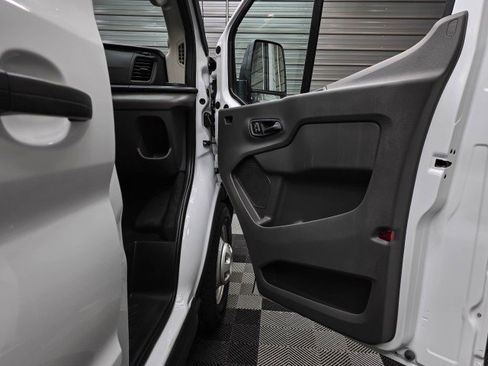Used 2023 Ford Transit 250 Medium Roof AWD image 29